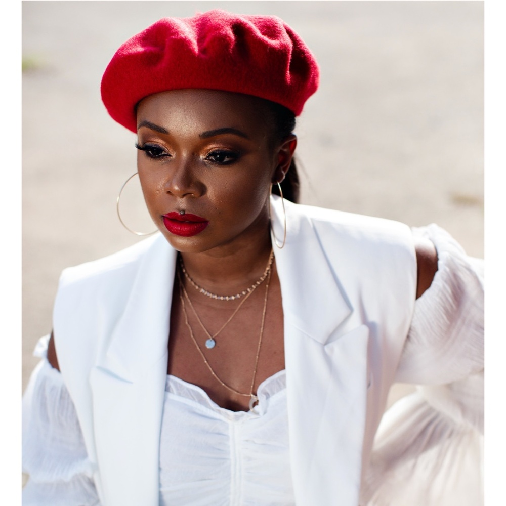 Meet your Posher, Latoya